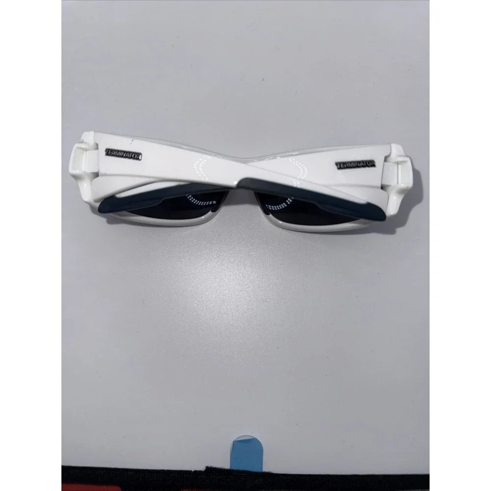 Does not apply terminator polarized